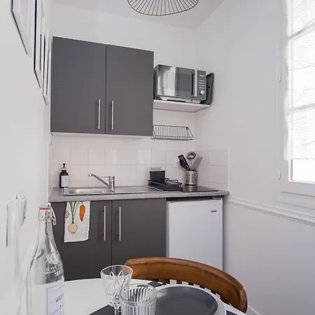 Hyper Centre, Phenix-sils Апартаменти