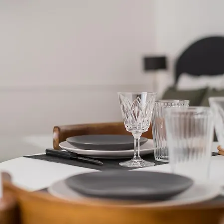 Hyper Centre, Phenix-sils Апартаменти *